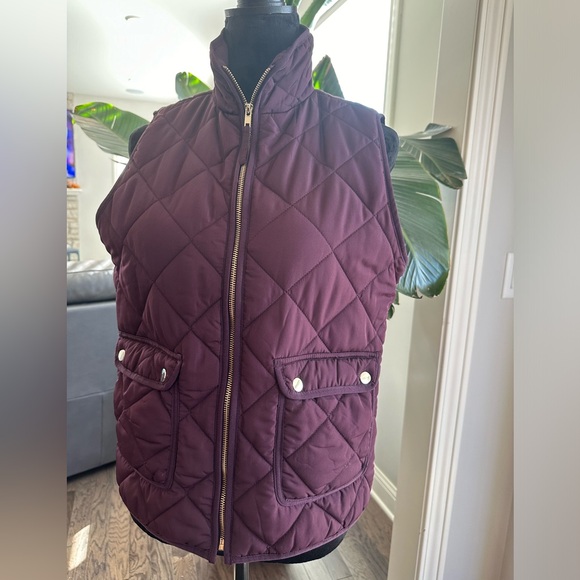 Thread & Supply Maroon Quilted Puffer Vest Gold Button/Zipper Women Size Medium - Picture 4 of 10